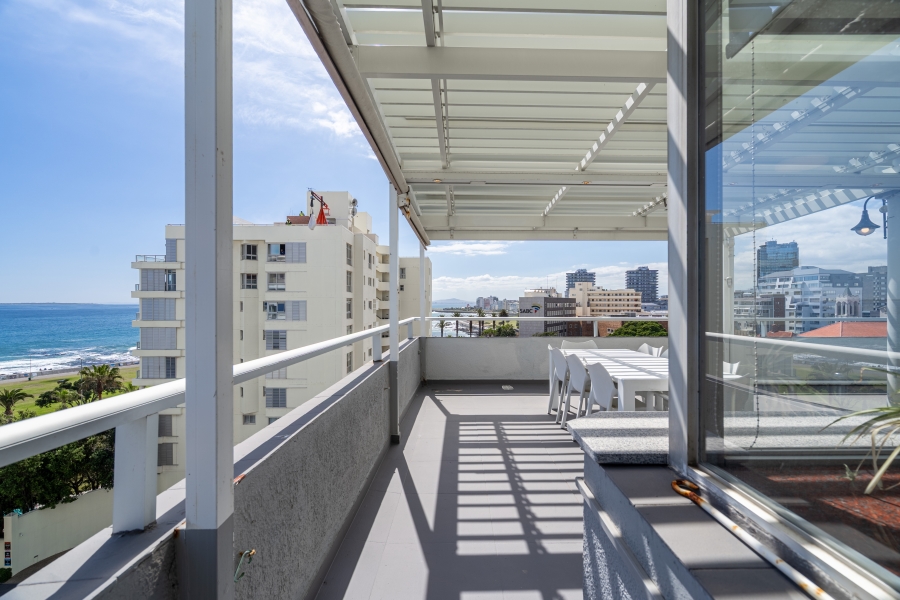 2 Bedroom Property for Sale in Sea Point Western Cape